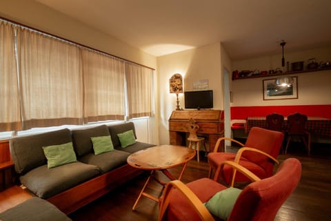 Chesa San Gian - Terrace on garden Apartment in Saint Moritz