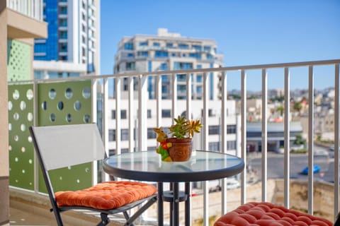 Property building, View (from property/room), Balcony/Terrace
