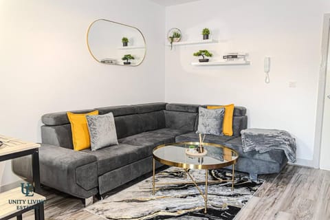 The Modern Suite 1BR Apartment Near Etihad Stadium & Coop Live Apartment in Manchester