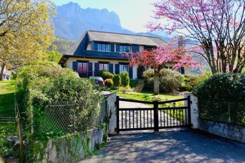 Property building, Facade/entrance, Garden, Mountain view