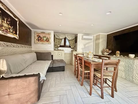Dining area, air conditioner