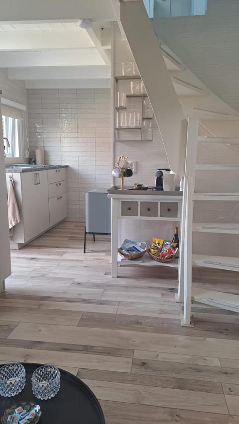 Property building, Kitchen or kitchenette, kitchen, kitchen