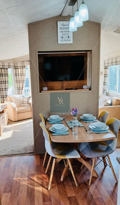 Vallie Retreats at Tattershall Lakes Campground/ 
RV Resort in Tattershall