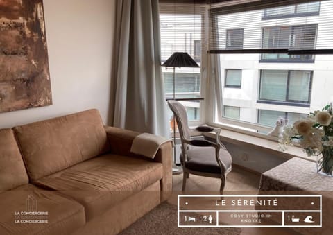 Property building, TV and multimedia, Living room, Seating area, Dining area