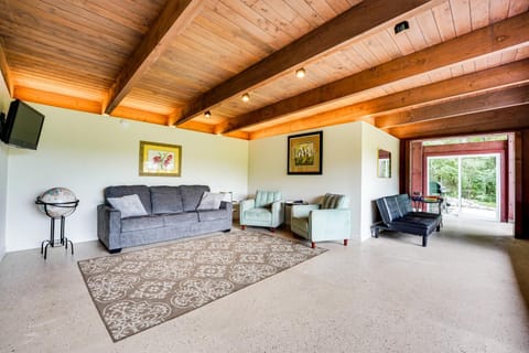 Fire Pits and Grill Lakefront Jackson Home House in Ohio