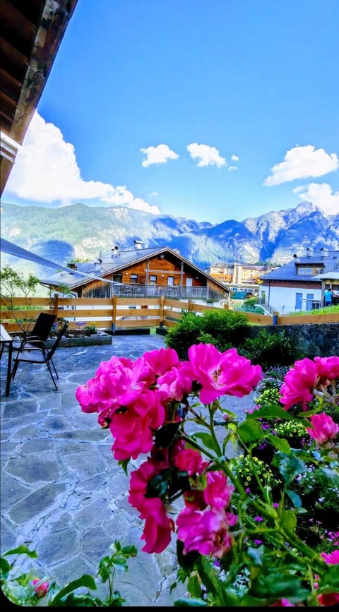 Property building, Day, Garden, View (from property/room), Balcony/Terrace, Mountain view