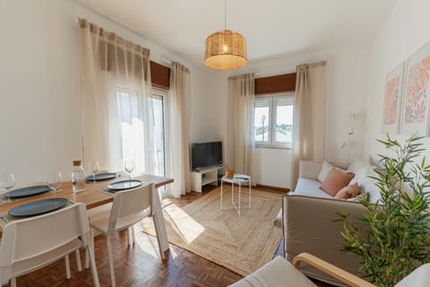 Communal lounge/ TV room, TV and multimedia, Living room