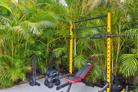 Pool Paradise - Gym, Sauna, Bar House in Gulfport