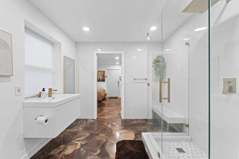 Pool Paradise - Gym, Sauna, Bar House in Gulfport