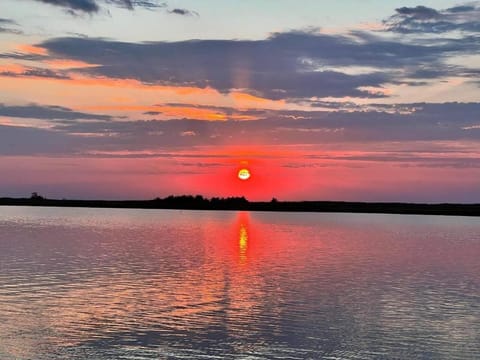 Beach House Close to DE Turf House in Slaughter Beach