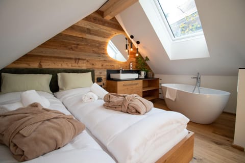 Bedroom, Bath