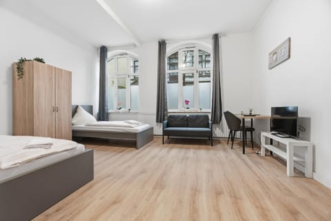 Bed, TV and multimedia, Photo of the whole room, Bedroom, wardrobe