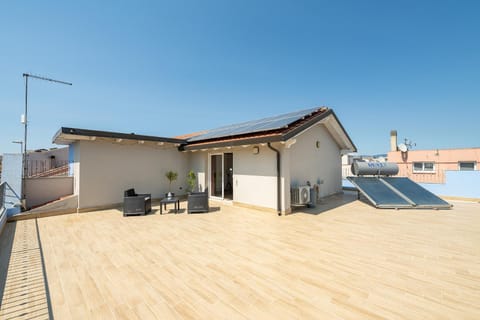 Property building, Breakfast, Inner courtyard view