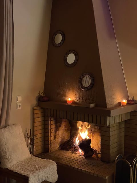 Arcadian Escape - Tsiaxtai Group House in Arcadia, Greece