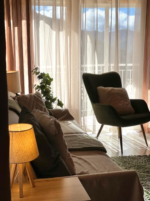 Arcadian Escape - Tsiaxtai Group House in Arcadia, Greece