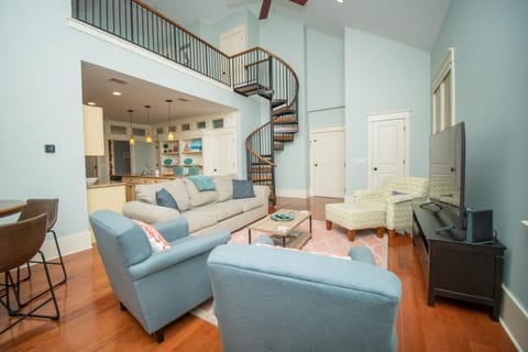 Newly Listed - Spacious Condo with Private Balcony House in Beaufort