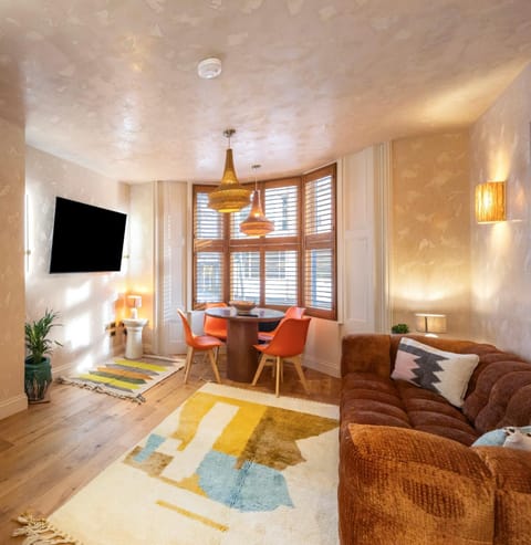 Communal lounge/ TV room, Living room, Dinner