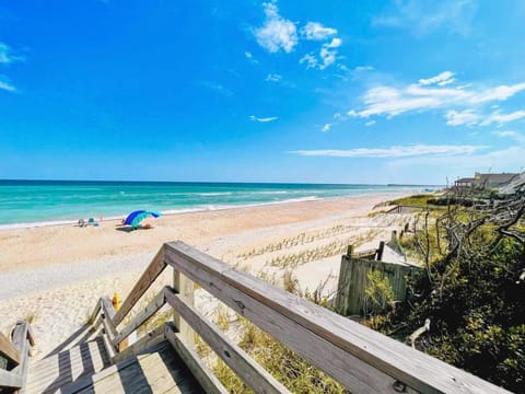 Nearby landmark, Day, Natural landscape, Beach, Sea view, sunbed