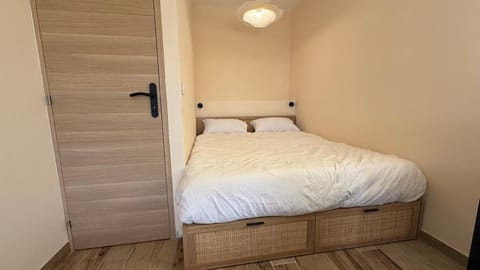Studio avec jardin parking wifi climatisation Apartment in Sanary-sur-Mer