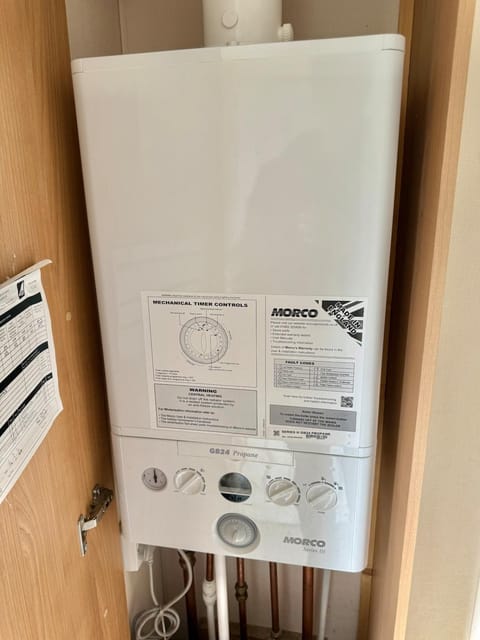 Deluxe Delta 4-Bedroom Caravan Located at Maryville Caravan Site Uddingston, Glasgow Apartment in Glasgow