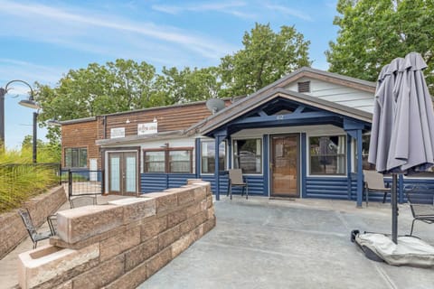 Panacea Boathaus Lodge - Perfect Location for your lake vacation House in Kimberling City