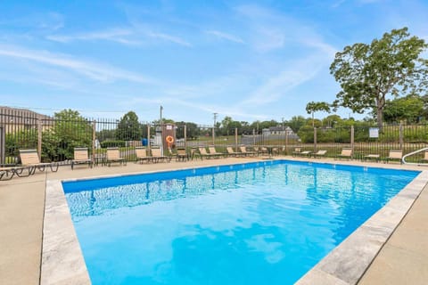 Lighthouse Lodge - Captain's Quarter - Boat Slip Access House in Kimberling City