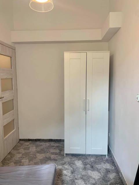 Enios Rooms ul Jana kochanowskiego 26 Hostel in Krakow