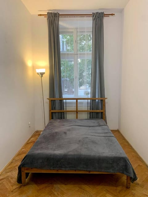 Enios Rooms ul Jana kochanowskiego 26 Hostel in Krakow