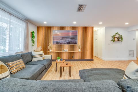 TV and multimedia, Living room, Seating area