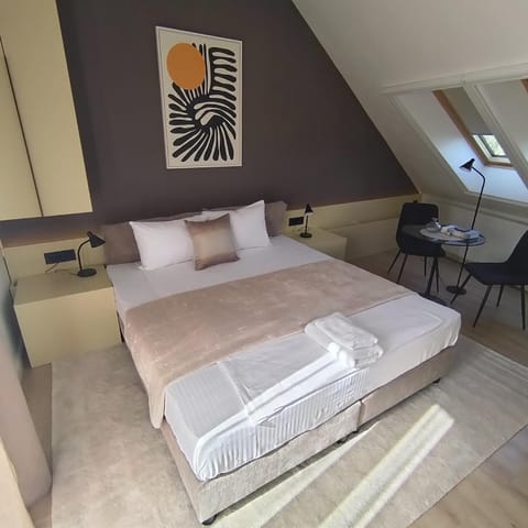 Bed, Photo of the whole room