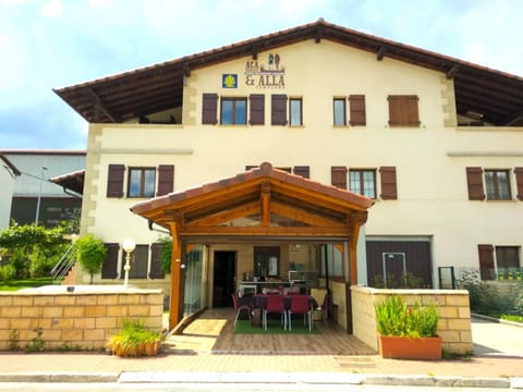 Property building, Facade/entrance, Garden