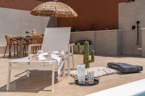 Swimming pool, sunbed