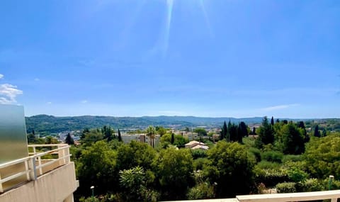 Magnifique 3 pièces avec piscine et tennis Apartment in Grasse