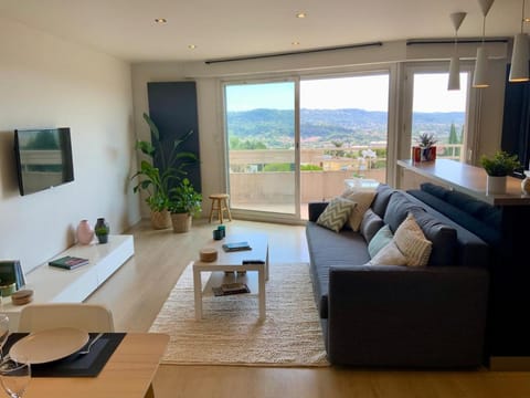 Magnifique 3 pièces avec piscine et tennis Apartment in Grasse