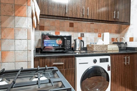 Family-Friendly 2BR Sleeps 7 Reem Island Stay Apartment in Abu Dhabi