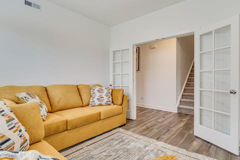 16 Mi to Indianapolis Group Getaway with Pool Table House in Indiana