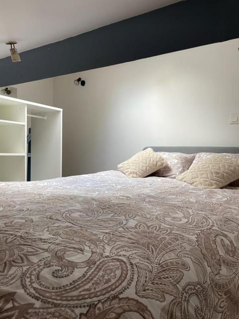 Charmant studio avec mezzanine à côté de la maison des examens Apartment in Île-de-France