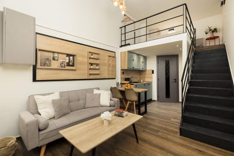 Kitchen or kitchenette, Living room, Seating area, Dining area, kitchen