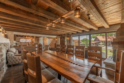 Restaurant/places to eat, Living room, Banquet/Function facilities