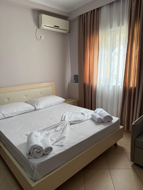 Photo of the whole room, Bedroom, towels