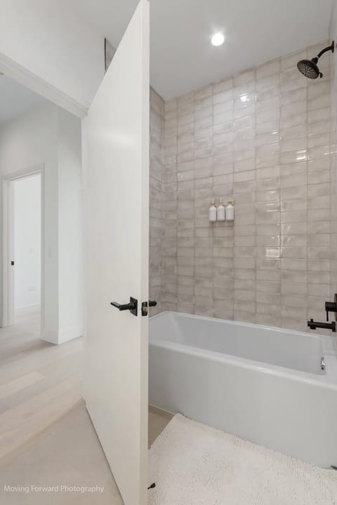 River North Private Deck With In and Out Parking Apartment in River North