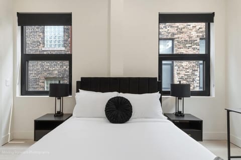 River North Private Deck With In and Out Parking Apartment in River North