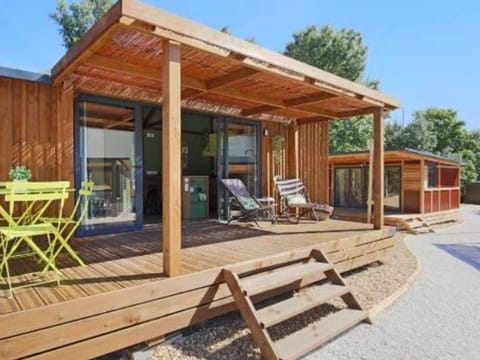 Chalet 35m² avec Terrasse pour 7 personnes - API-1-52-515 Campground/ 
RV Resort in Centre-Val de Loire