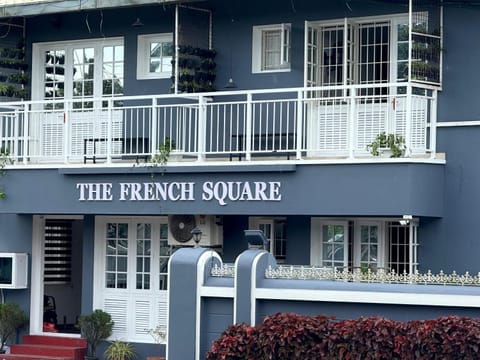 Property building, Day, Street view, Location