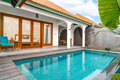Property building, Patio, Swimming pool