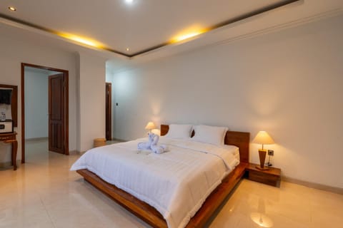 Adis Villa, Cozy Private Stay with Pool , near ubud & sanur Villa in Sukawati