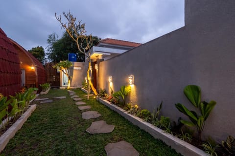 Adis Villa, Cozy Private Stay with Pool , near ubud & sanur Villa in Sukawati