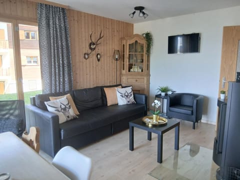 Communal lounge/ TV room, Living room