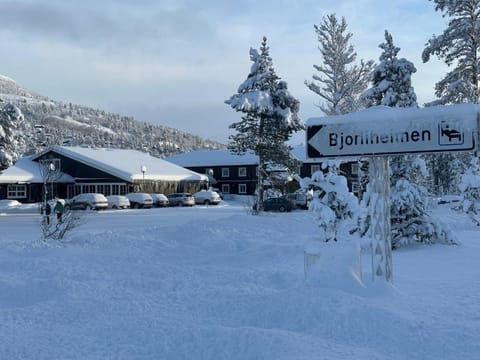 Facade/entrance, Winter