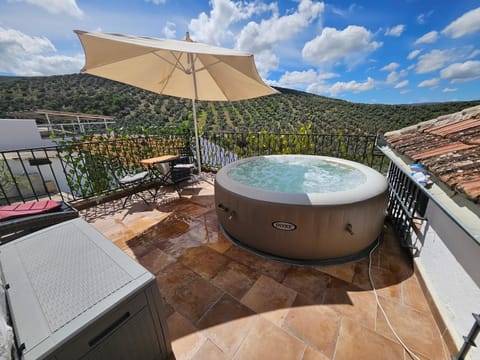 Hot Tub, Hot Tub